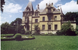 Schloss_Huenegg_4.jpg